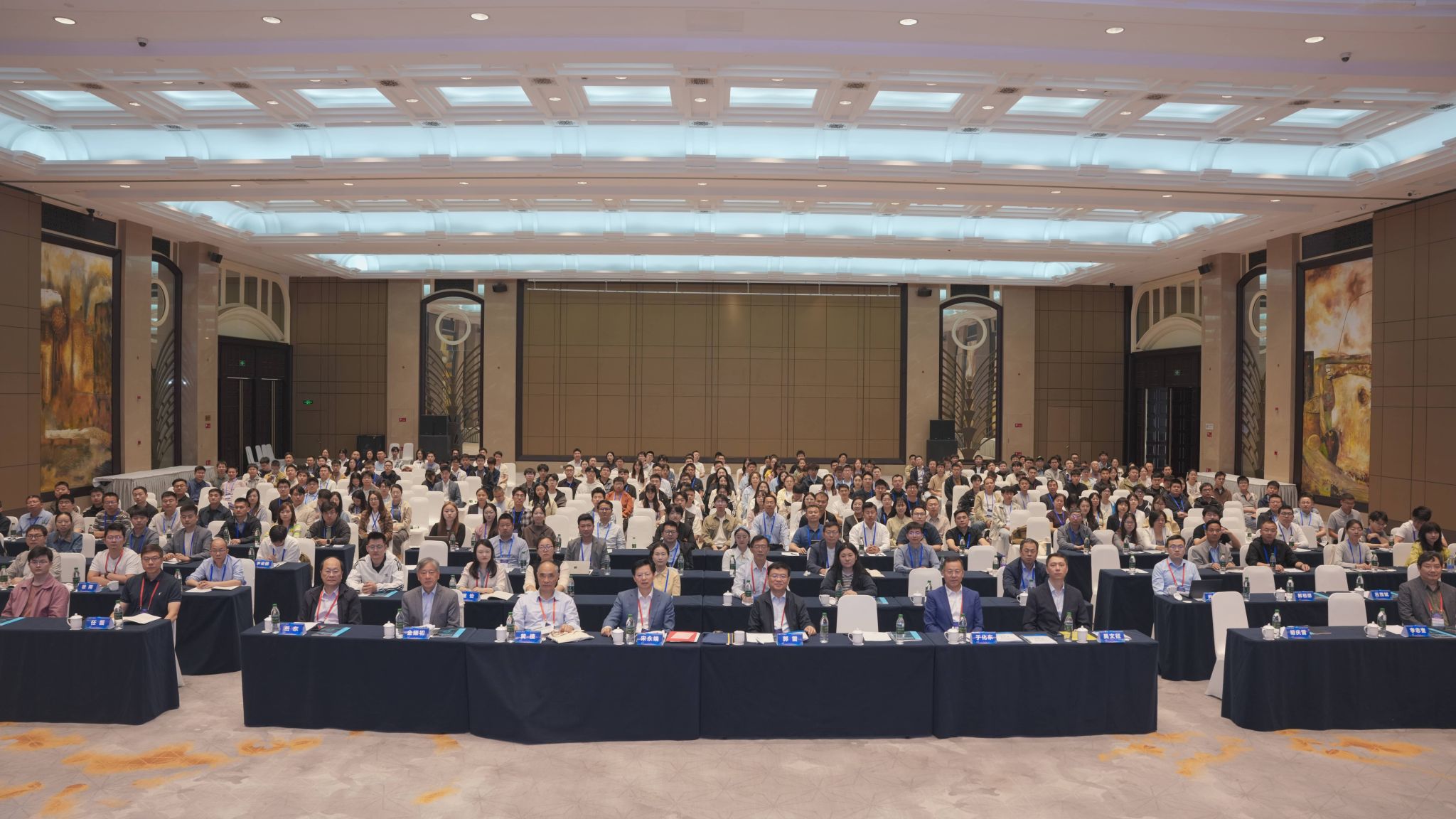 1. 會議合影(1).jpg