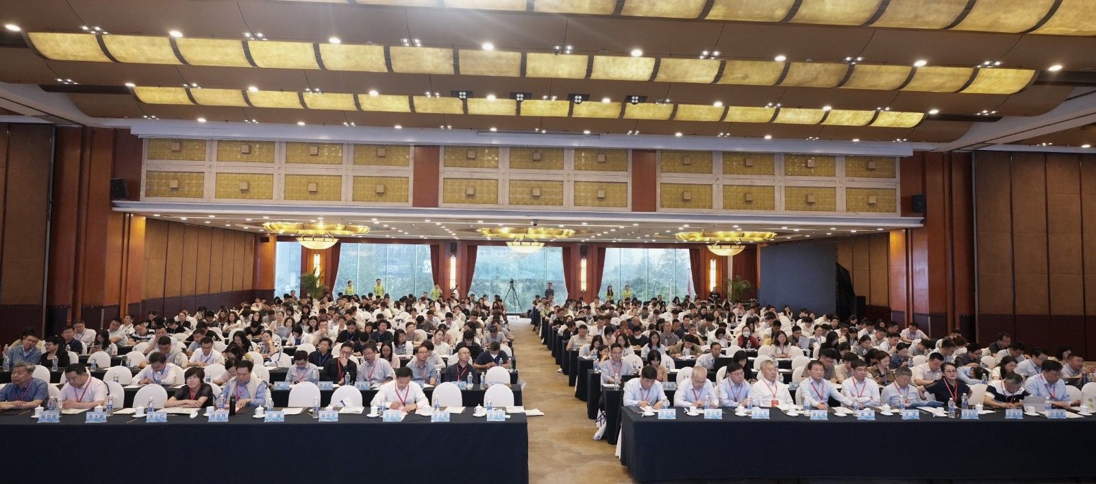 大會合照正面-修.jpg