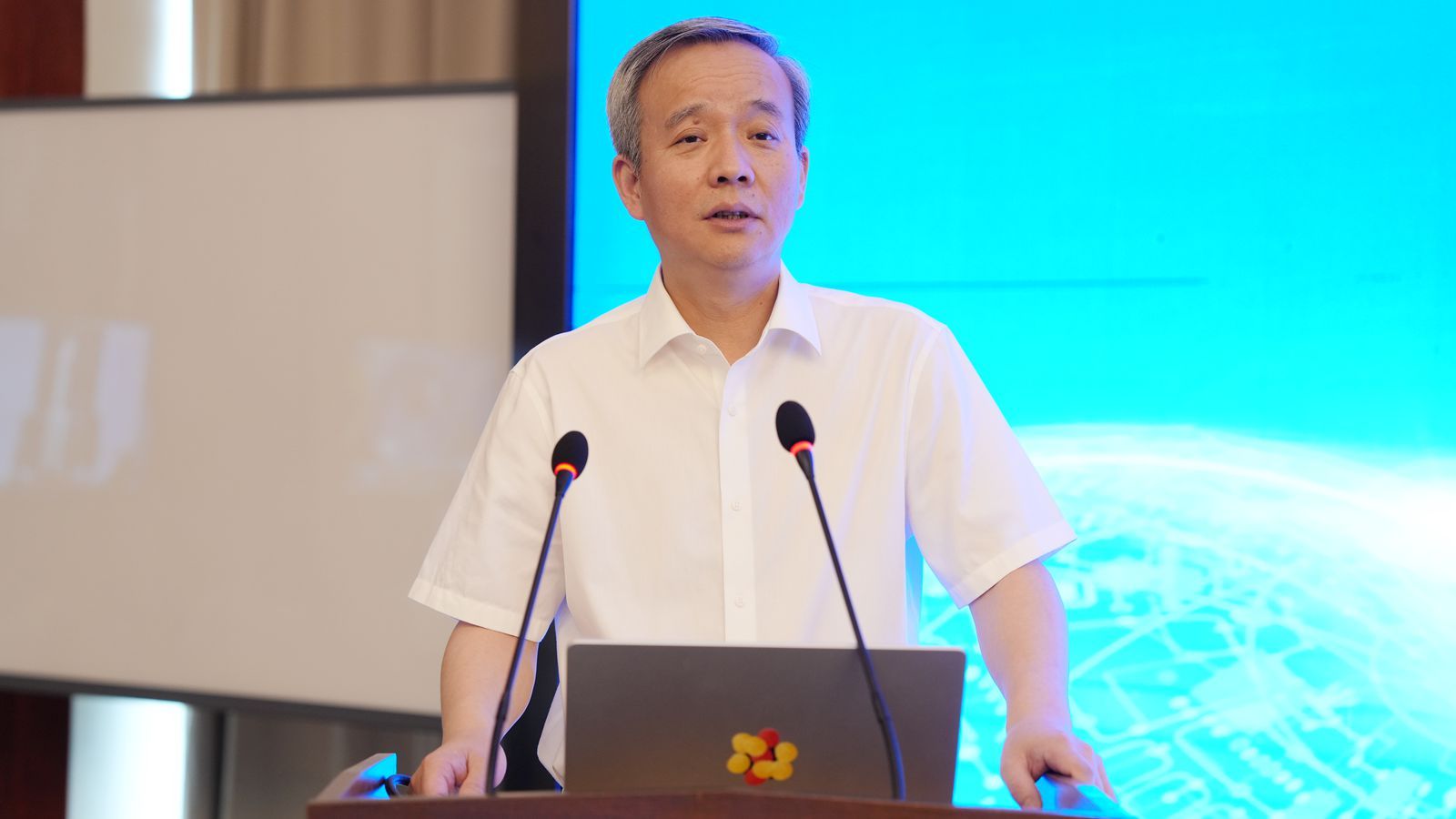 1720778237574995.jpg 郭哲館長_副本.jpg