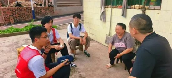 重慶大學“邊”彝鄉村振興社會實踐團.webp.jpg